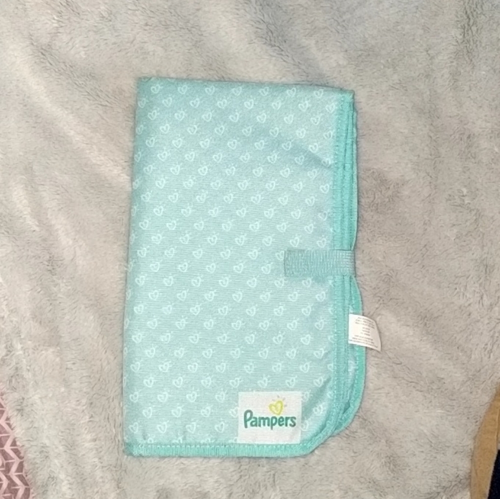 *FREE WITH BUNDLE* Pampers Changing Pad!